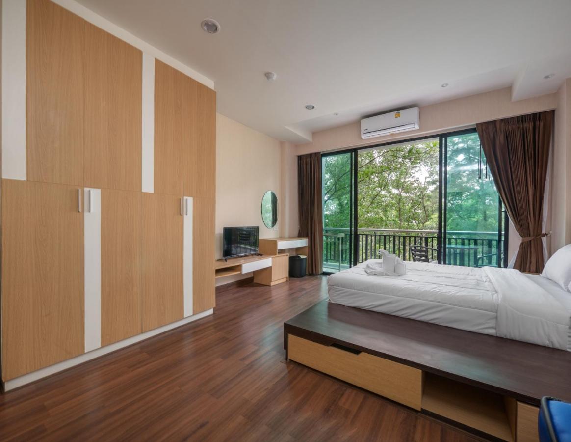 Naithon Beachfront Condotel Buitenkant foto